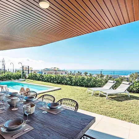 Mara's Higueron West - Luxury 4 Bedrooms Nordic Style - Private Pool Apartment Fuengirola