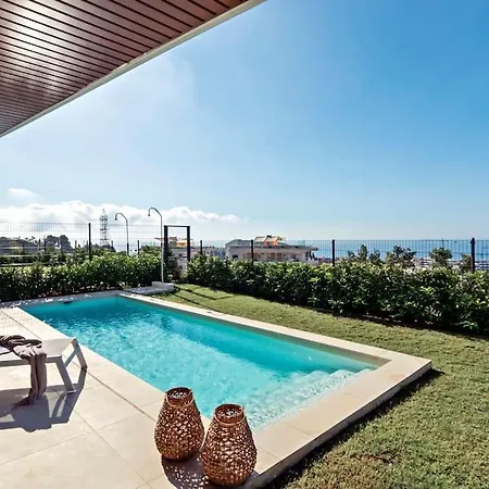 Mara's Higueron West - Luxury 4 Bedrooms Nordic Style - Private Pool *