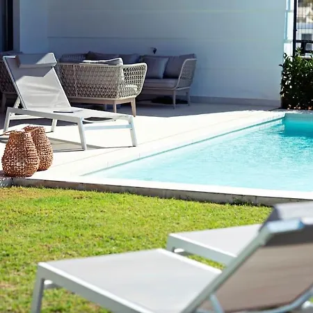 Mara's Higueron West - Luxury 4 Bedrooms Nordic Style - Private Pool Apartment *
